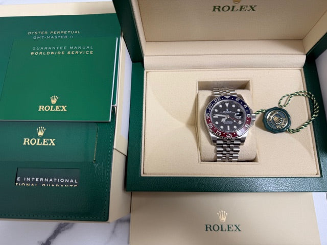 ロレックス 美品中古 GMTマスター2 126710BLRO 黒文字盤