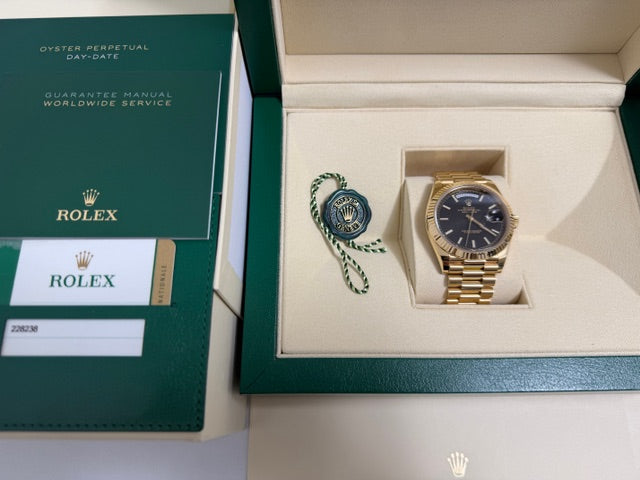 ロレックス 美品中古 デイデイト40 228238 黒ダイヤゴナル文字盤