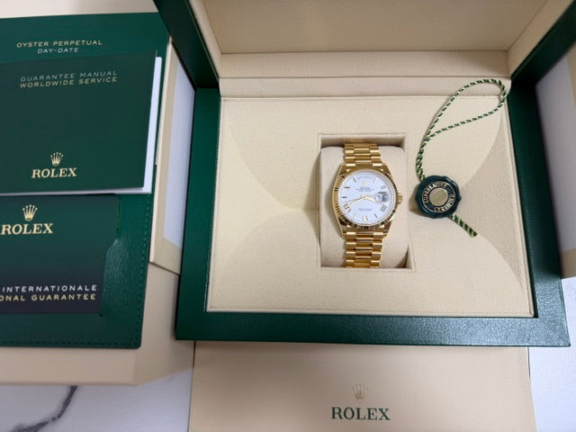 ロレックス 美品中古 デイデイト36 128238 YG 白文字盤