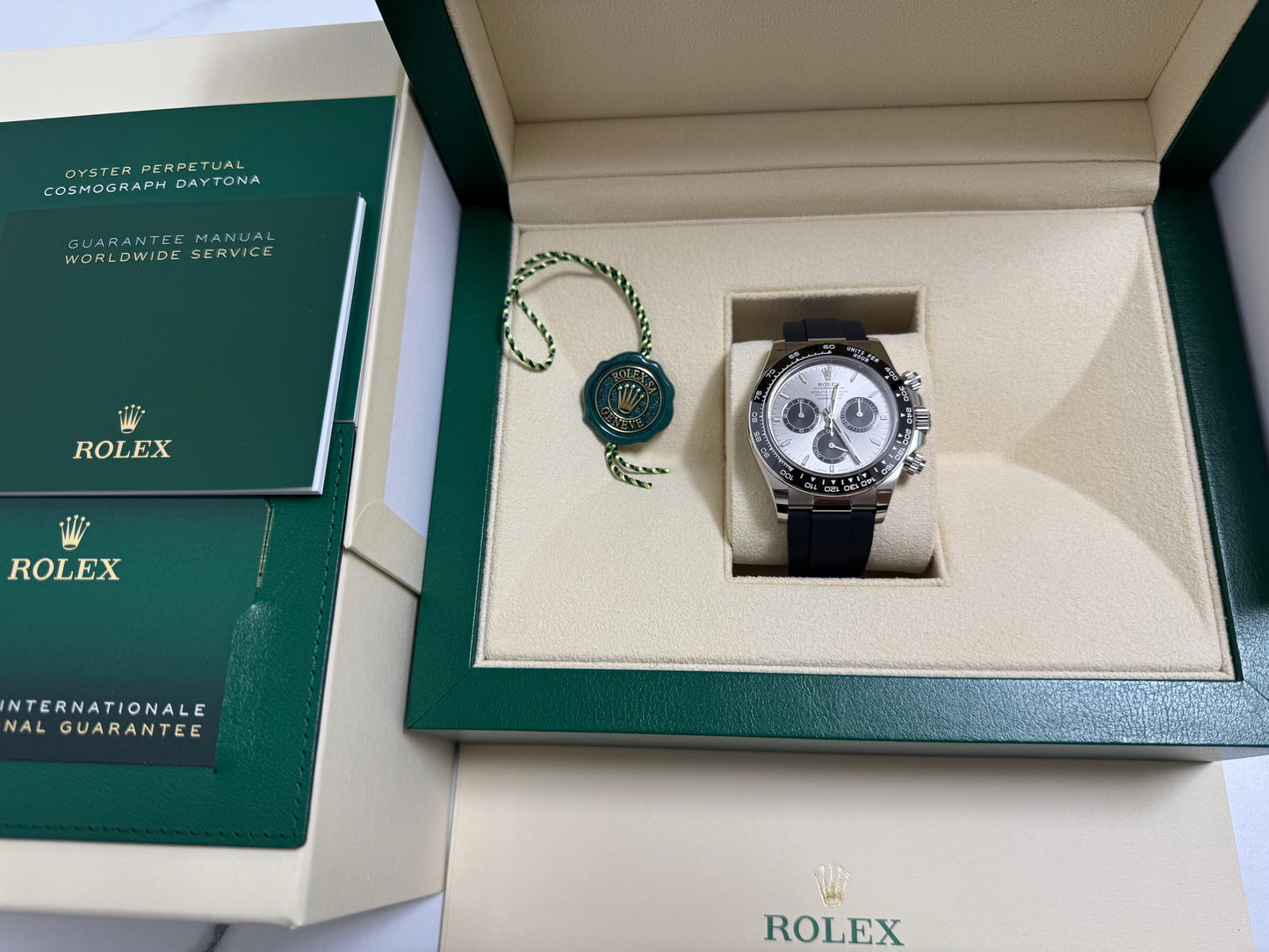 ロレックス 新品 デイトナ オイスターフレックス 126519LN スチールブラック文字盤