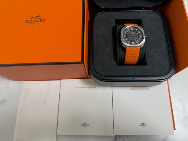 エルメス 美品中古 H08 オレンジ ラバー チタン