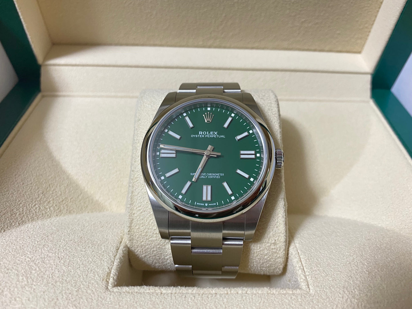 ロレックス 新品 オイスターパーペチュアル41 グリーン文字盤 124300