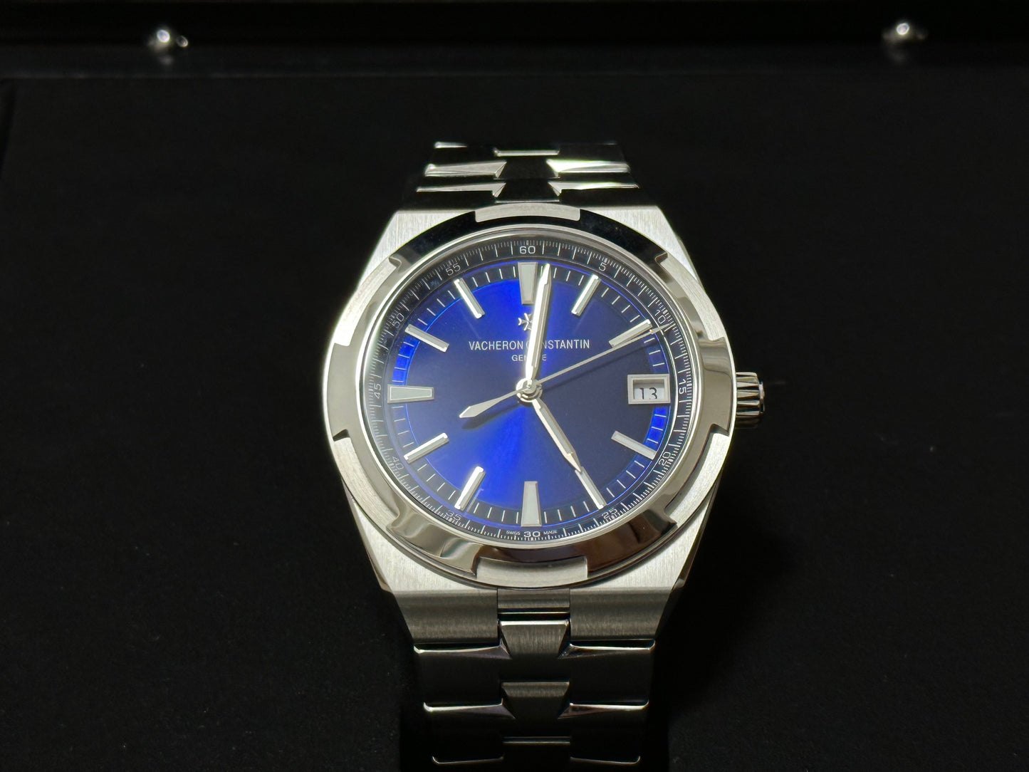 ヴァシュロンコンスタンタン 新品 オーバーシーズ 青文字盤 4500V