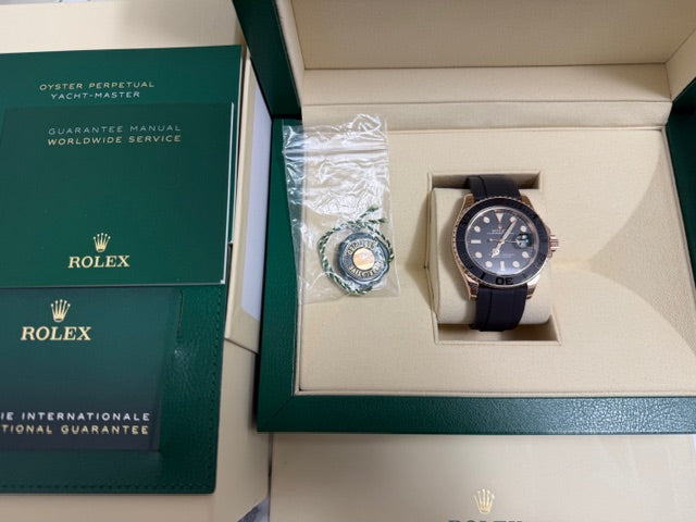 ロレックス　中古　ヨットマスター　オイスターフレックス　１２６６５５　黒文字盤