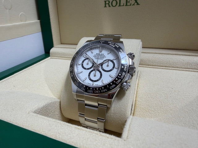 ロレックス　美品中古　コスモグラフデイトナ　１２６５００ＬＮ　白文字盤