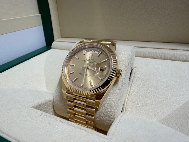 ロレックス　中古　デイデイト４０　２２８２３８　シャンパン文字盤