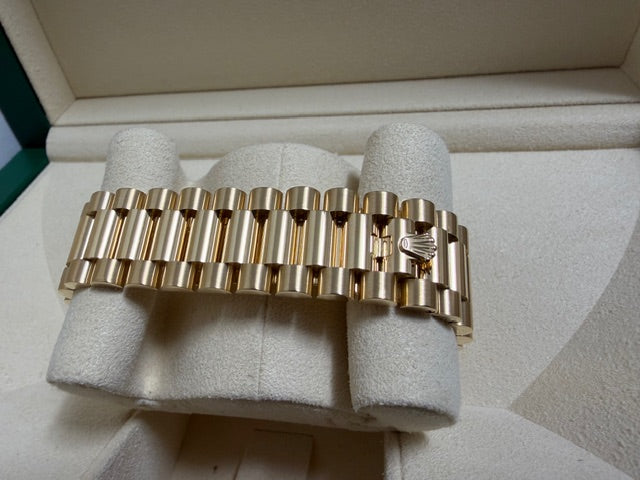 ロレックス　中古　デイデイト４０　２２８２３８　シャンパン文字盤