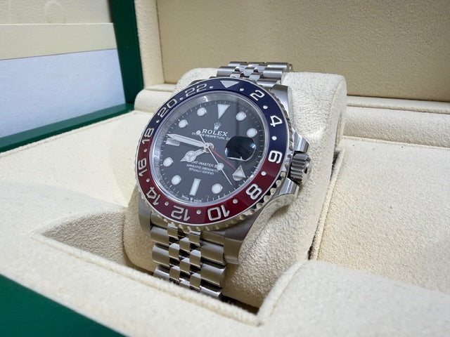 ロレックス　美品中古　GMTマスター２　１２６７１０ＢＬＲＯ　黒文字盤