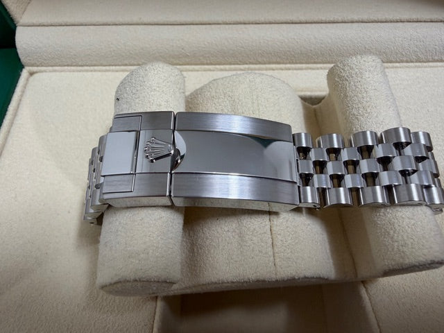 ロレックス　美品中古　GMTマスター２　１２６７１０ＢＬＲＯ　黒文字盤