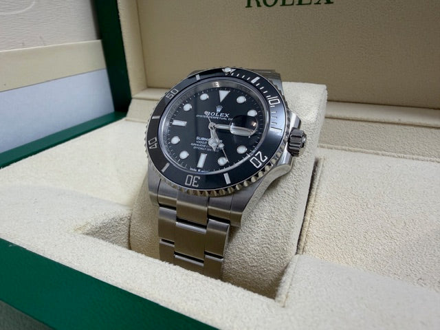 ロレックス　中古　サブマリーナデイト　１２６６１０ＬＮ　