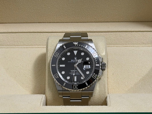 ロレックス　中古　サブマリーナデイト　１２６６１０ＬＮ