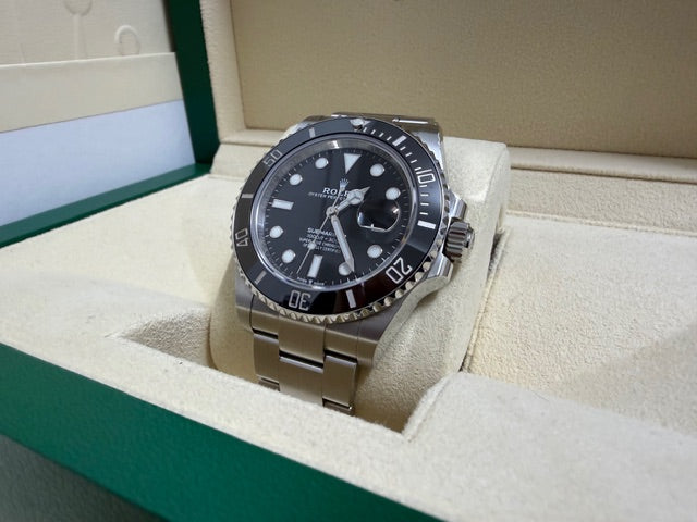 ロレックス　中古　サブマリーナデイト　１２６６１０ＬＮ