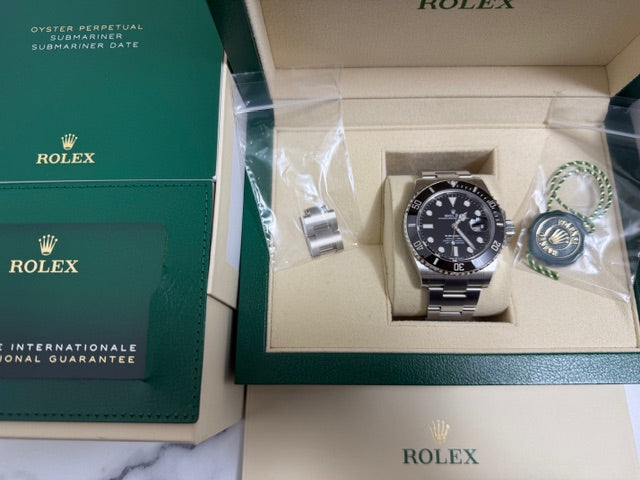 ロレックス　中古　サブマリーナデイト　１２６６１０ＬＮ