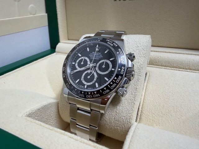 ロレックス　美品中古　コスモグラフデイトナ　１２６５００ＬＮ　黒文字盤