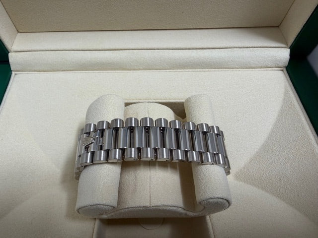 ロレックス　美品中古　デイデイト４０　２２８２３９　オリーブグリーン文字盤