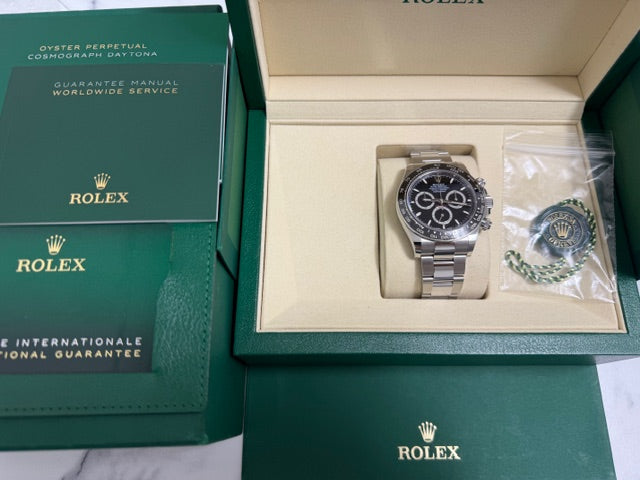 ロレックス　中古　コスモグラフデイトナ　１２６５００ＬＮ　黒文字盤