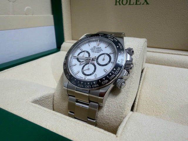 ロレックス　美品中古　コスモグラフデイトナ　１２６５００ＬＮ　白文字盤