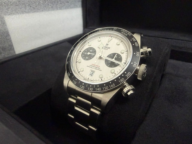 チューダー　中古　ブラックベイ　79360N　クロノグラフ　白文字盤