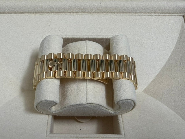 ロレックス　中古　デイデイト４０　２２８２３８　ＹＧ　黒ダイヤ文字盤