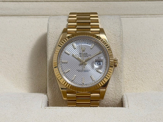 ロレックス　中古　デイデイト４０　２２８２３８　YG　シルバーダイヤゴナル文字盤