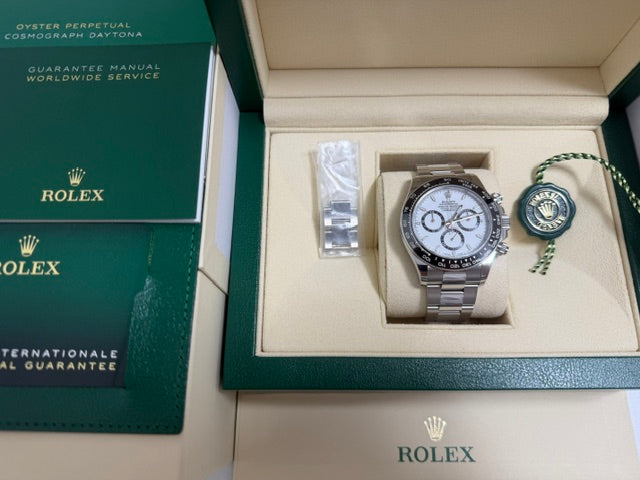 ロレックス　中古　コスモグラフデイトナ　１２６５００ＬＮ　白文字盤