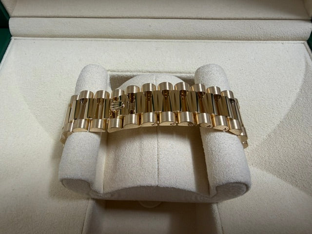 ロレックス　美品中古　デイデイト３６　１２８２３８　グリーンオンブレ