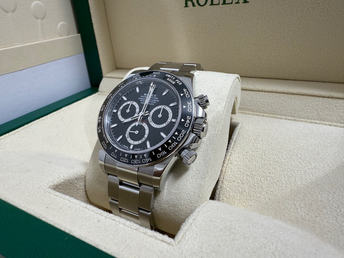ロレックス　新品　コスモグラフデイトナ　１２６５００ＬＮ　黒文字盤