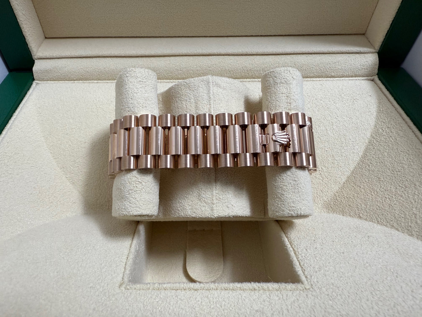 ロレックス　新品　デイデイト４０　２２８２３５　オリーブグリーン文字盤