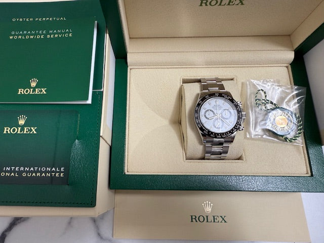 ロレックス　美品中古　コスモグラフデイトナ　１１６５００ＬＮ　白文字盤